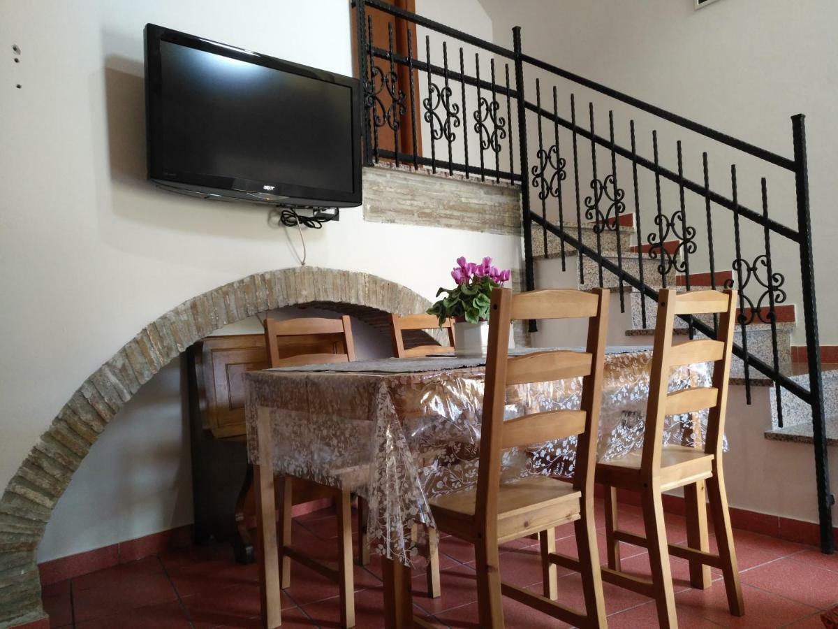 Il Piccolo Lord Apartment Специя Екстериор снимка