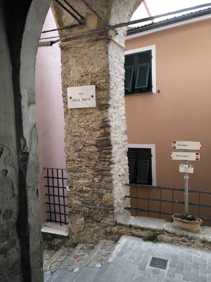 Il Piccolo Lord Apartment Специя Екстериор снимка